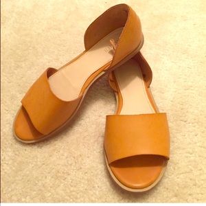 Reposted Forever 21 Tan Summer Flats .... Size 5